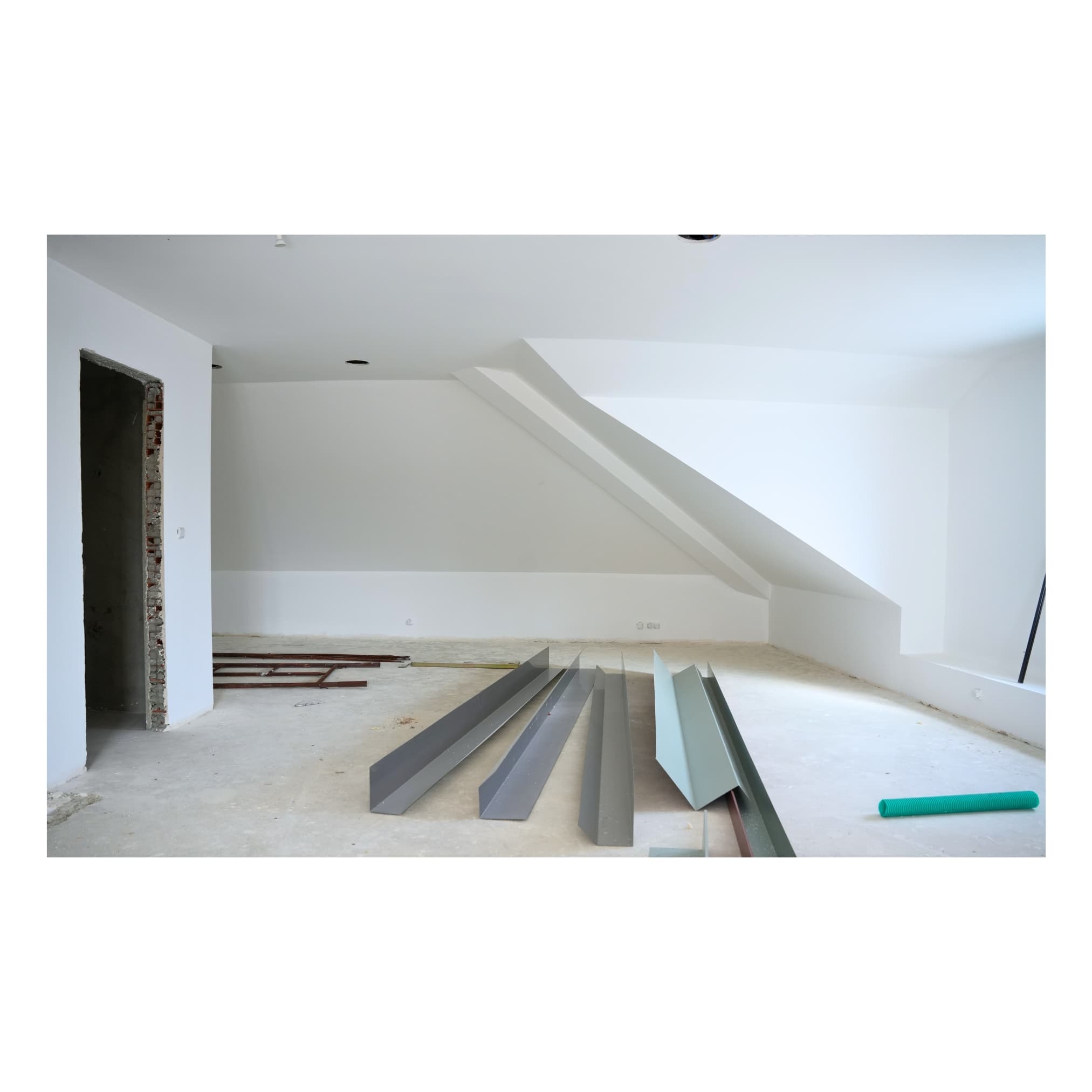 Este projeto consiste na transformação de duas moradias geminadas, adquiridas…